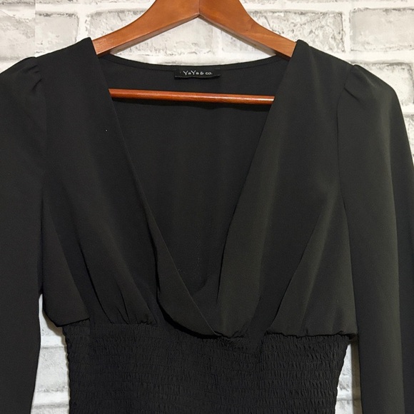 Yaya & co Black Long Sleeve crop style Blouse, low cut crossover size Small - Picture 9 of 9